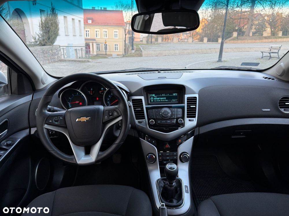 Chevrolet Cruze 1.6 LT - 8