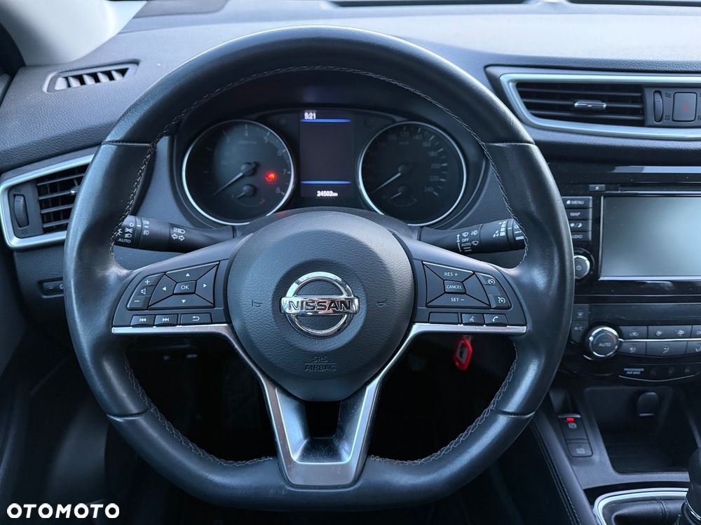 Nissan Qashqai 1.3 DIG-T TEKNA - 10
