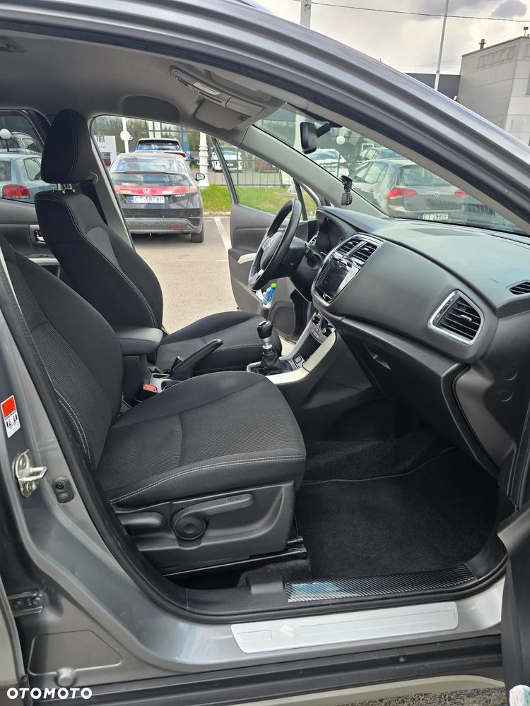 Suzuki SX4 S-Cross 1.4 T Elegance 4WD - 23