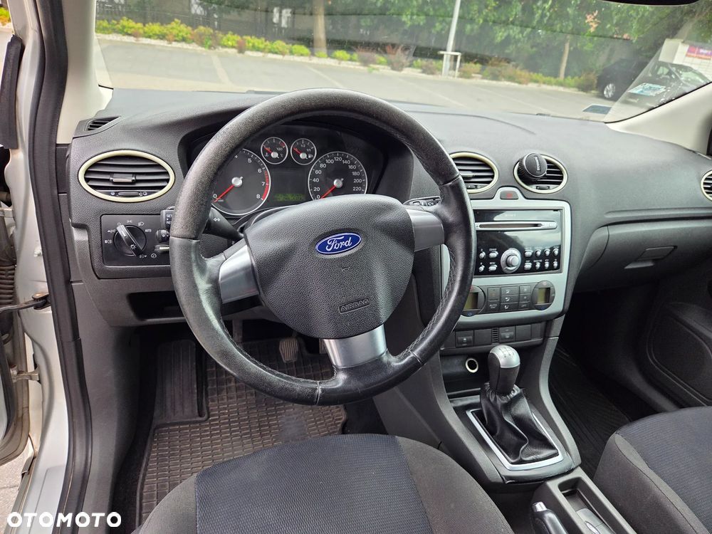Ford Focus 1.6 Trend - 10