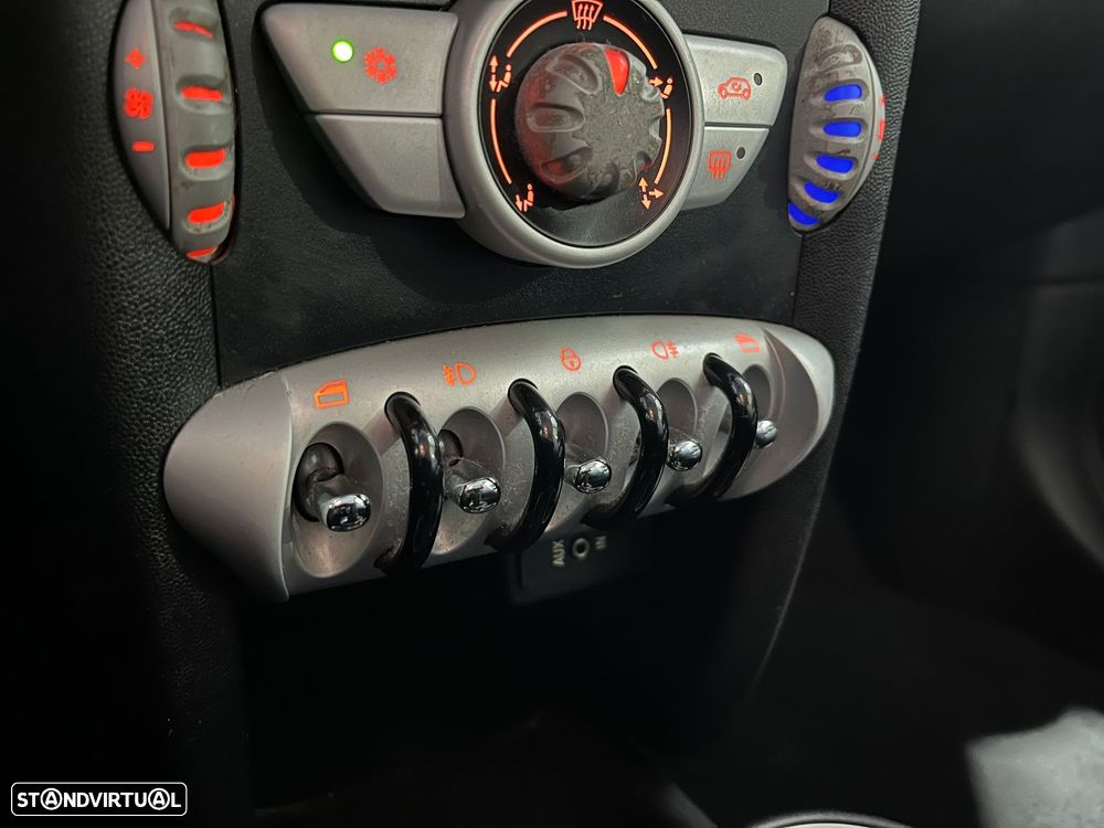 MINI 3 Portas One - 21