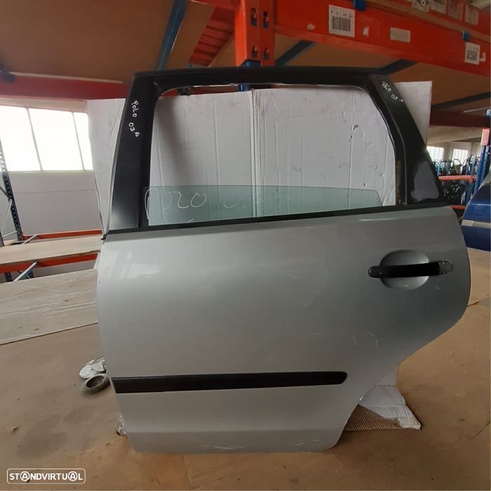 Porta tras esquerda Vw Polo 2003 - 1