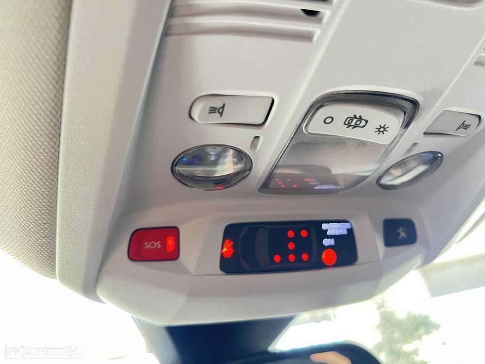 Peugeot 5008 1.2 PureTech Allure Pack EAT8 - 27