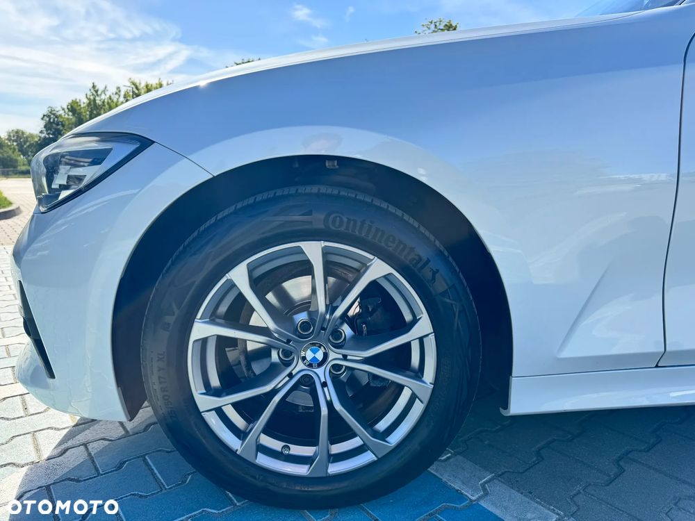 BMW Seria 3 318i Sport Line - 28
