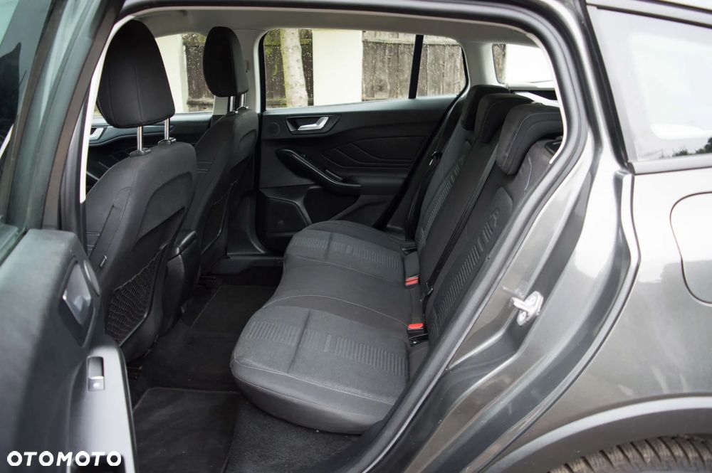 Ford Focus 1.0 EcoBoost Hybrid ACTIVE X - 28