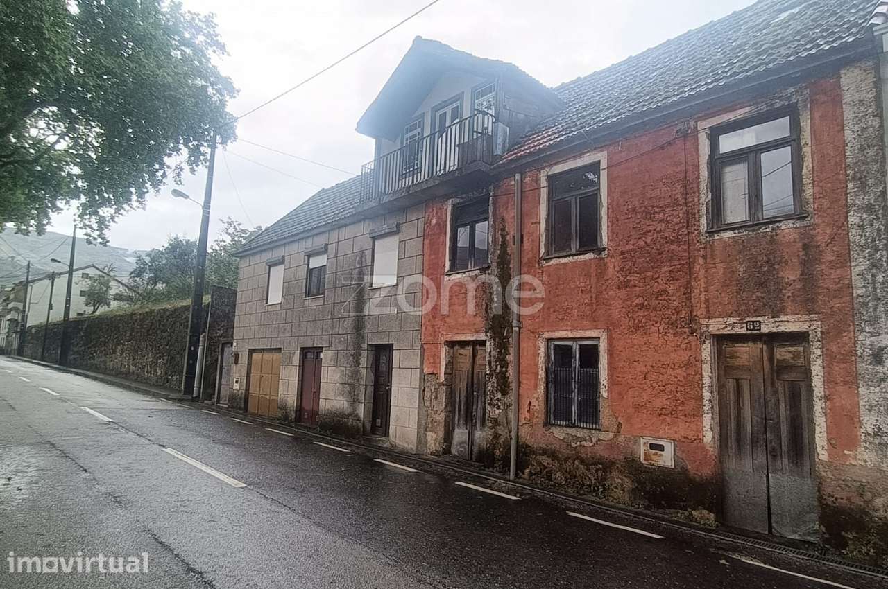 Prédio de 4 Pisos com Grande Potencial de Investimento junto às Ter... - Grande imagem: 2/41