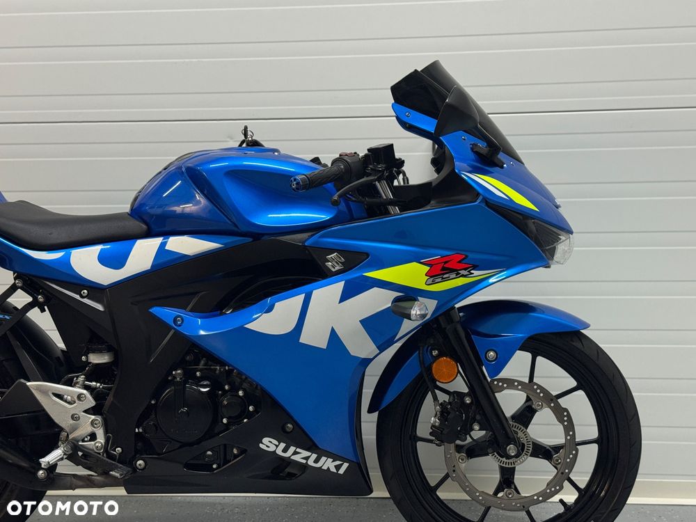 Suzuki GSX-R - 6