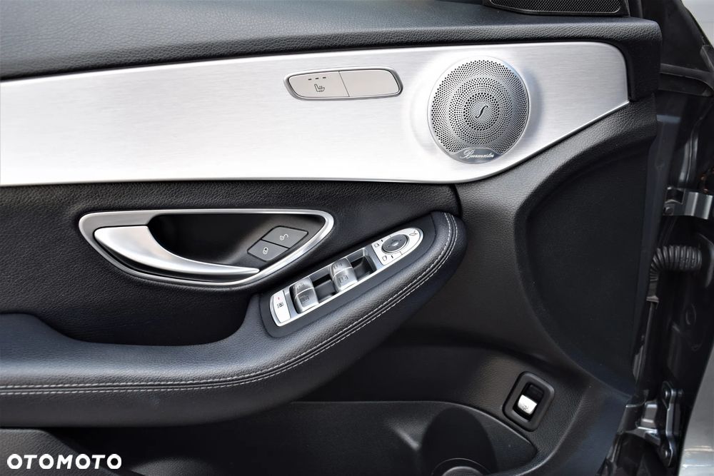 Mercedes-Benz Klasa C 200 9G-TRONIC AMG Line - 31