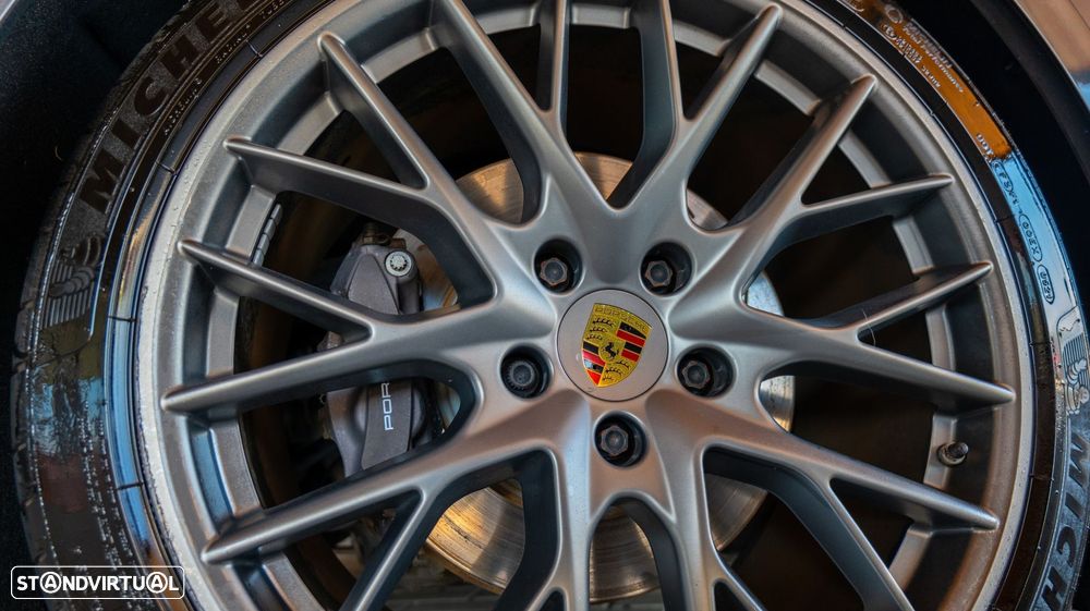 Porsche Panamera Sport Turismo 4 E-Hybrid - 11