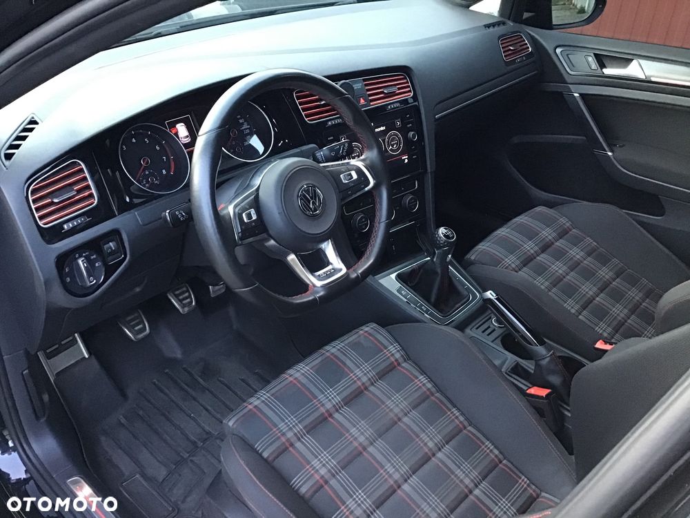 Volkswagen Golf GTI 2.0 TSI OPF Performance - 17