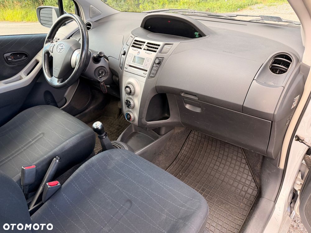 Toyota Yaris 1.4 D-4D Luna - 14