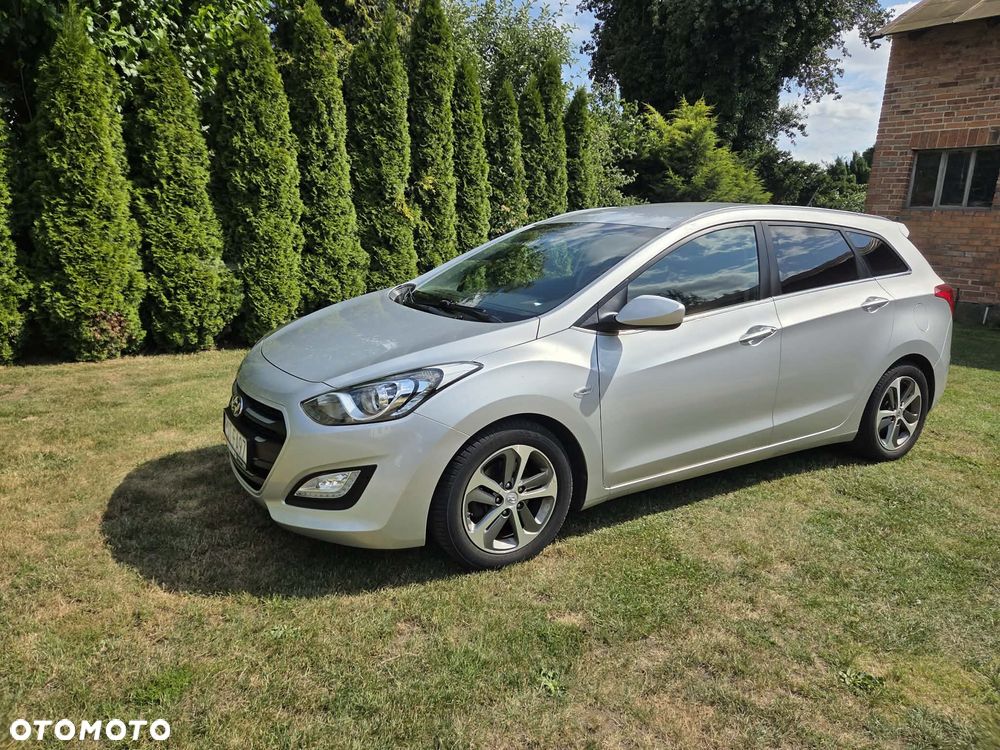 Hyundai i30 blue Kombi 1.4 Trend - 11