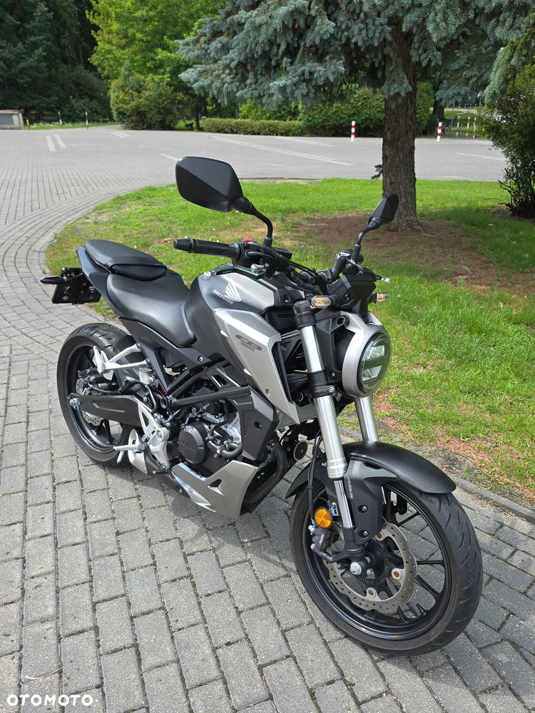 Honda CB - 1