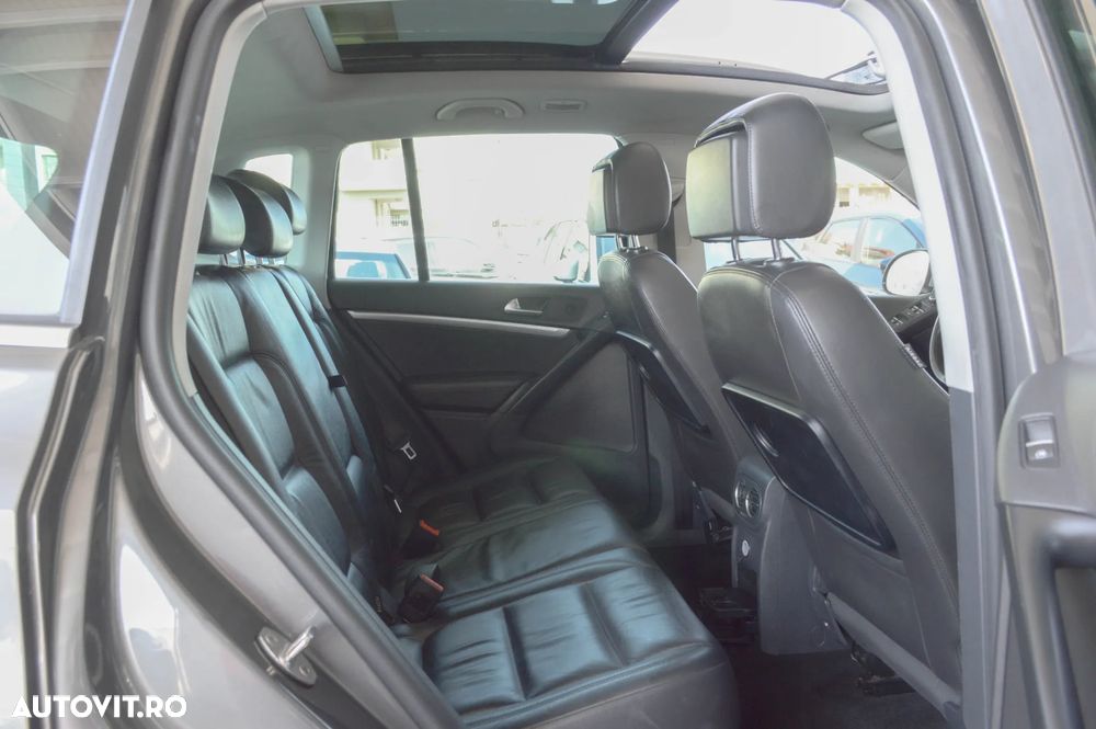 Volkswagen Tiguan 2.0 TDI DPF 4Motion BlueMotion Technology DSG Lounge Sport & Style - 16