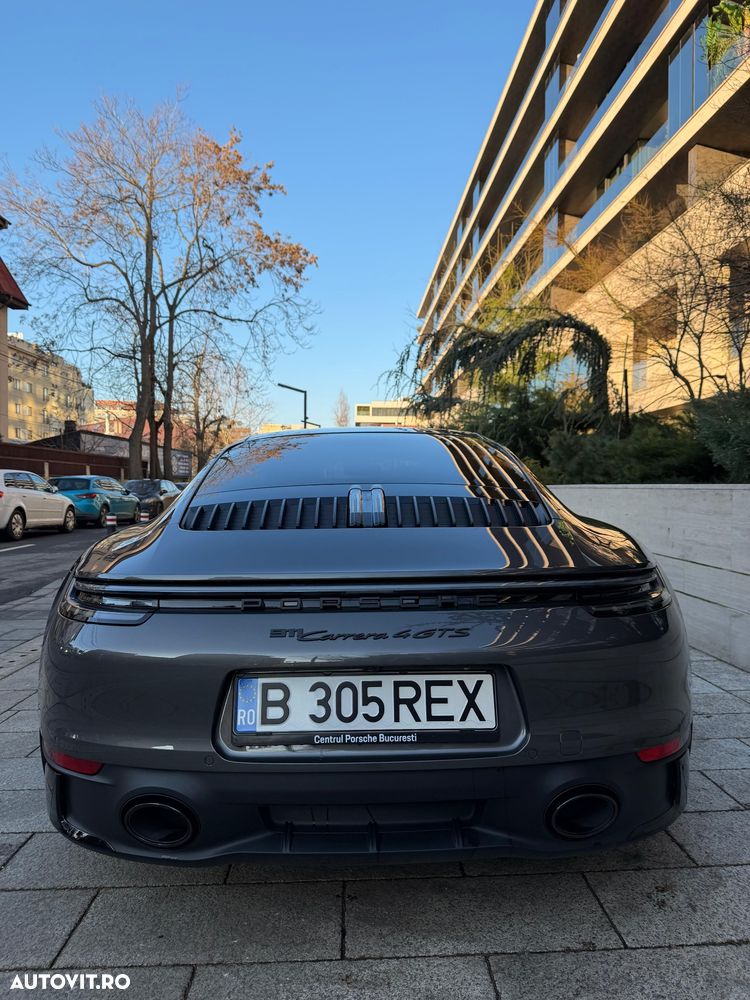 Porsche 911 4 GTS PDK - 9