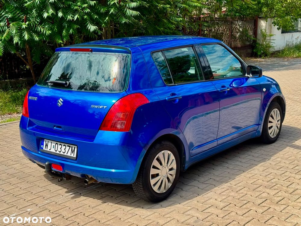 Suzuki Swift 2006 photo 3