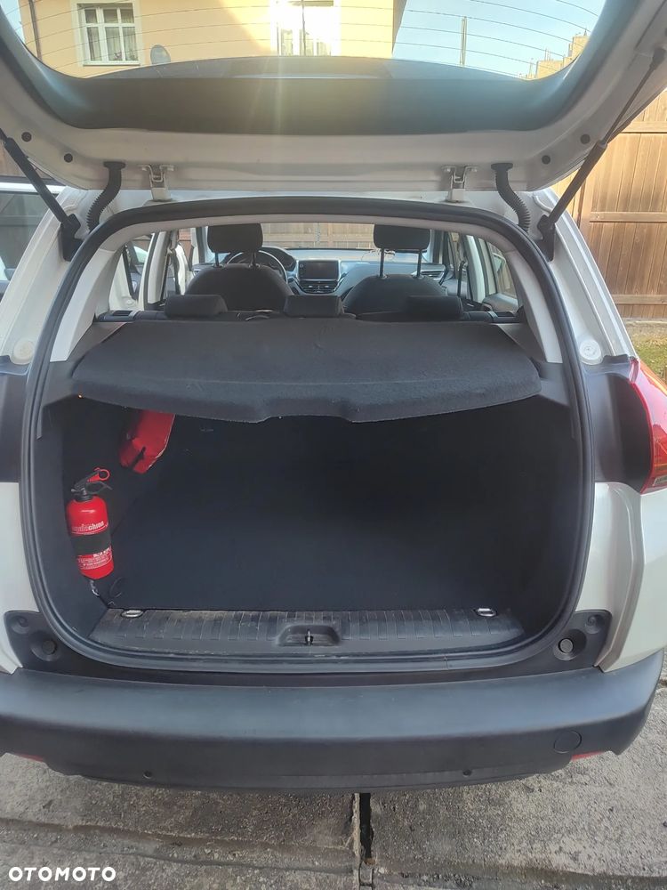 Peugeot 2008 1.2 Pure Tech Active S&S - 4