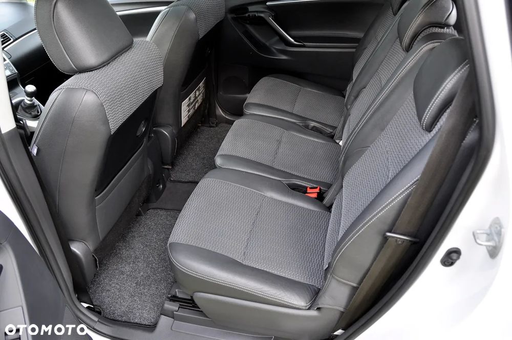 Toyota Verso 1.8 7-Sitzer Executive - 12