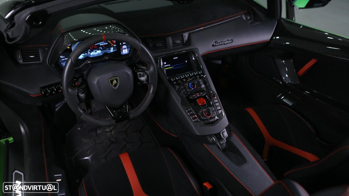 Lamborghini Aventador SVJ Roadster - 30