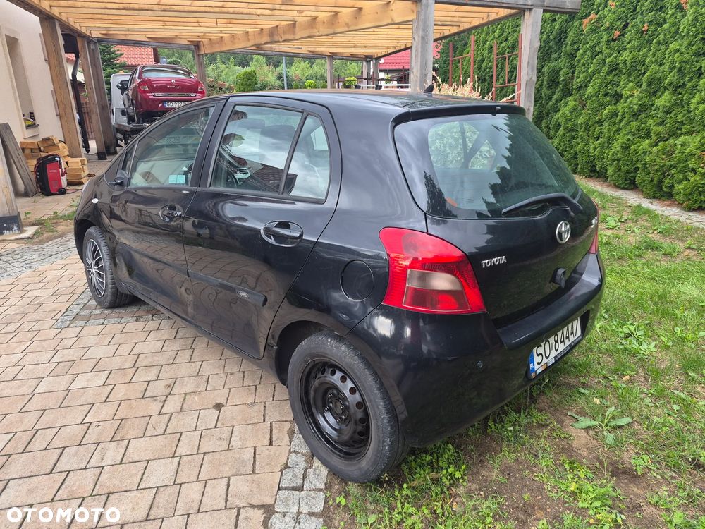 Toyota Yaris 1.33 Premium - 3