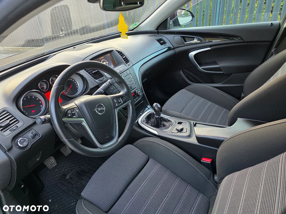 Opel Insignia - 8