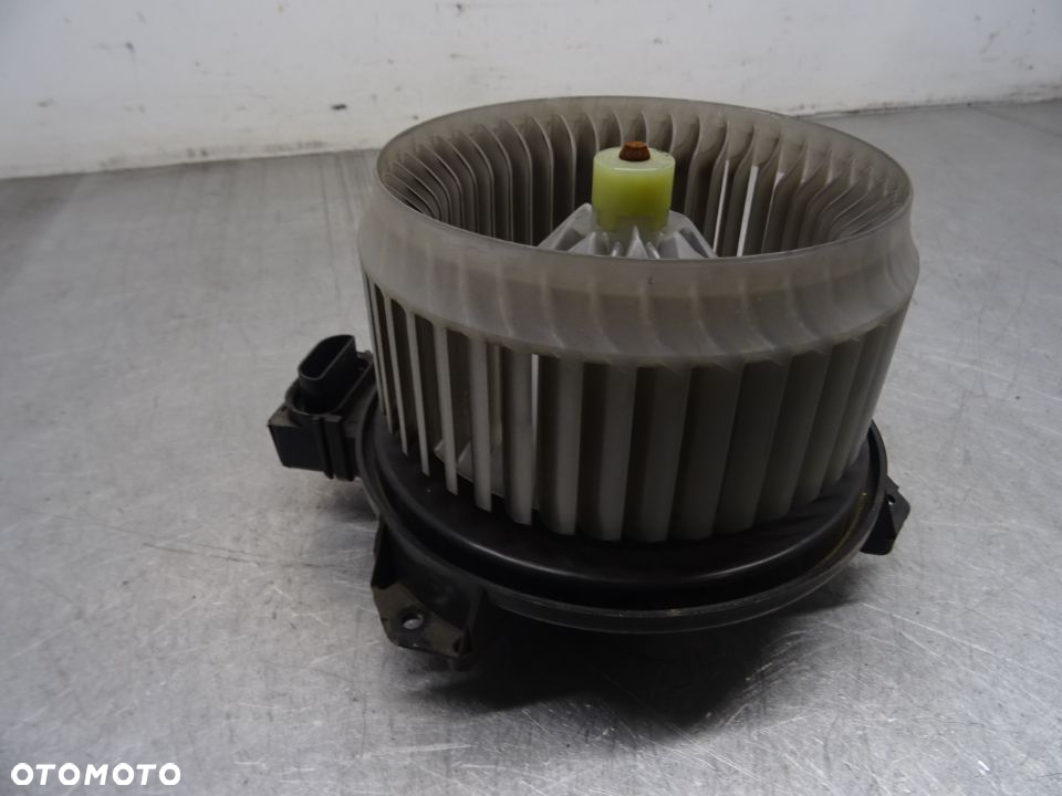 SUZUKI SWIFT V MK7 10-12 1.2B DMUCHAWA WENTYLATOR AV272700-0311 - 2