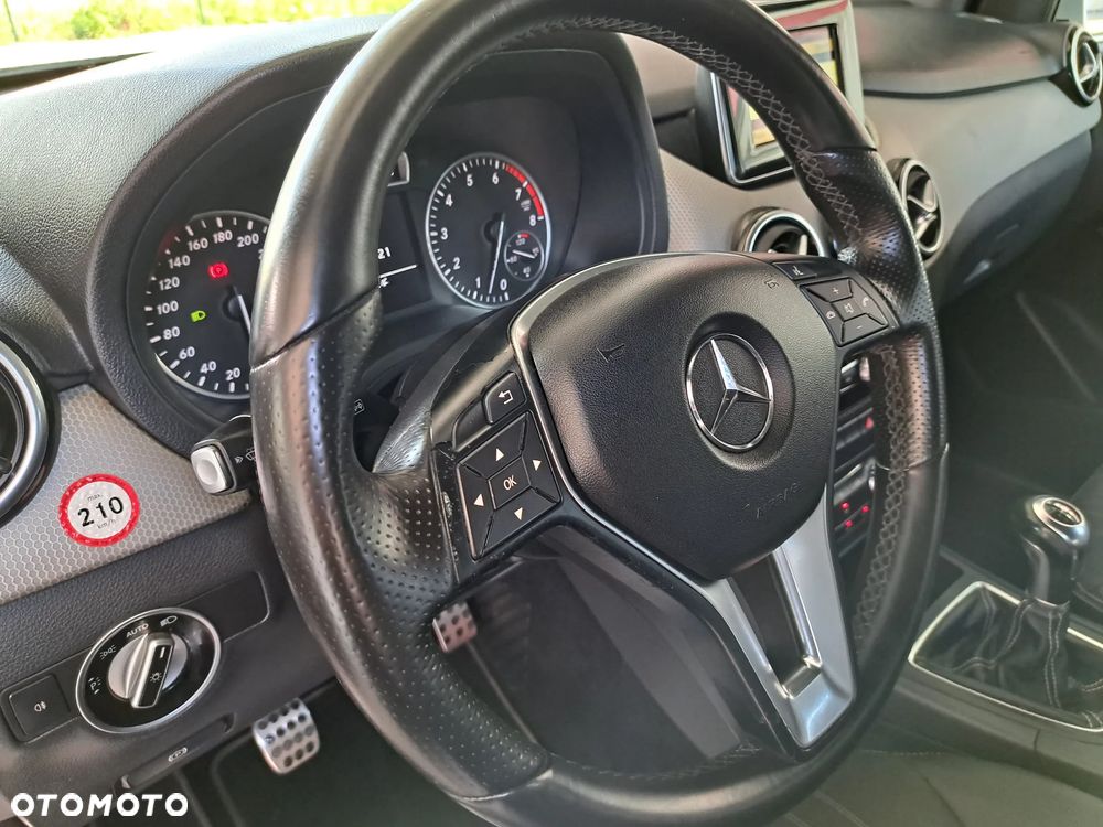 Mercedes-Benz Klasa B 200 (BlueEFFICIENCY) - 29