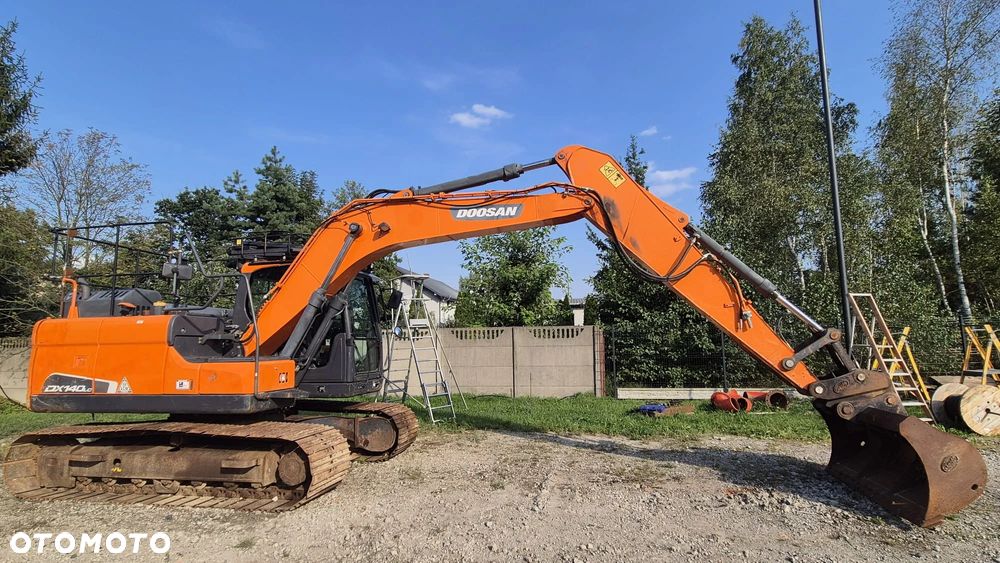 Doosan DX 140  LC - 5  KOPARKA GĄSIENICOWA - 2