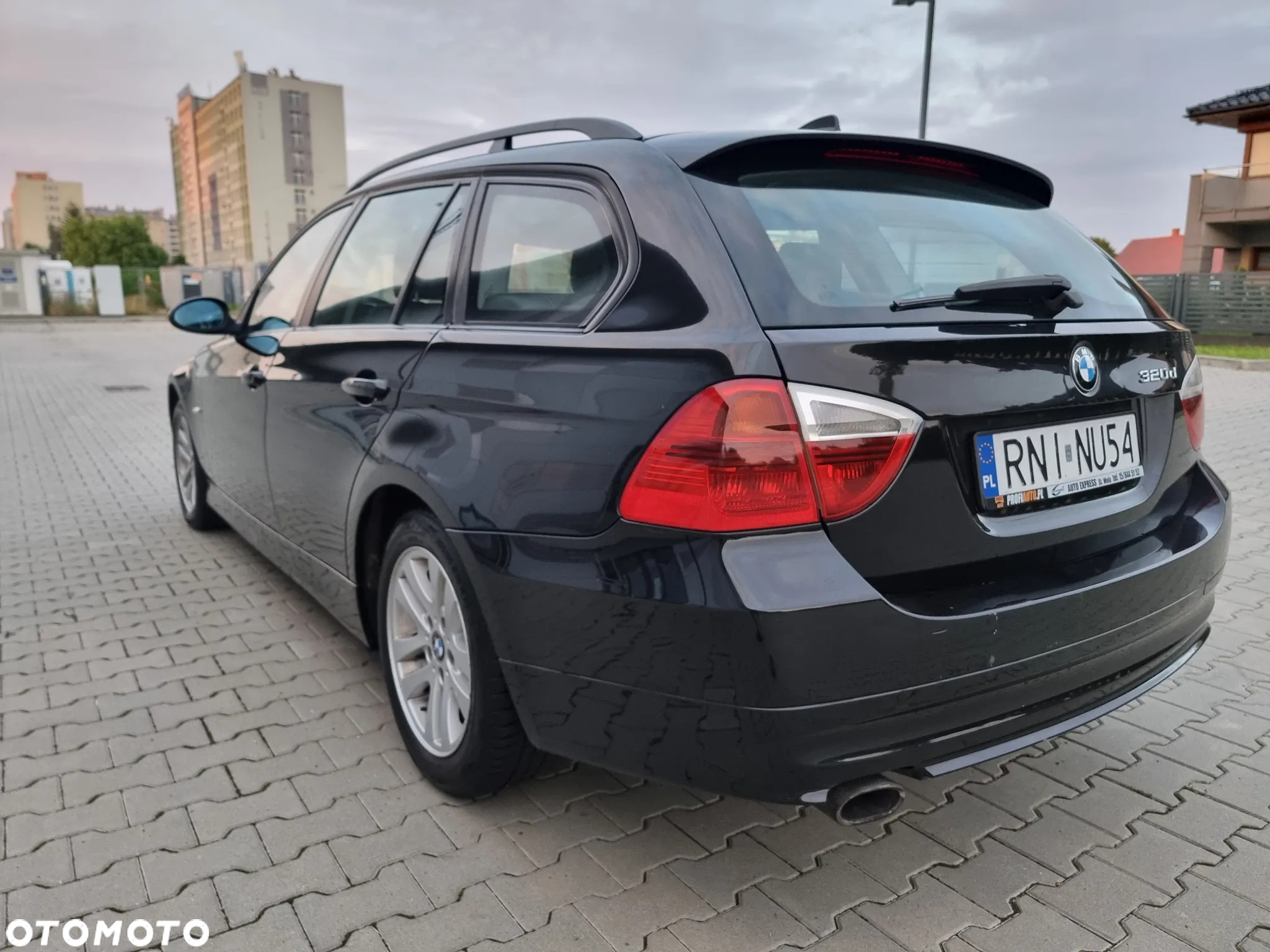 BMW Seria 3 320d DPF Touring - 9