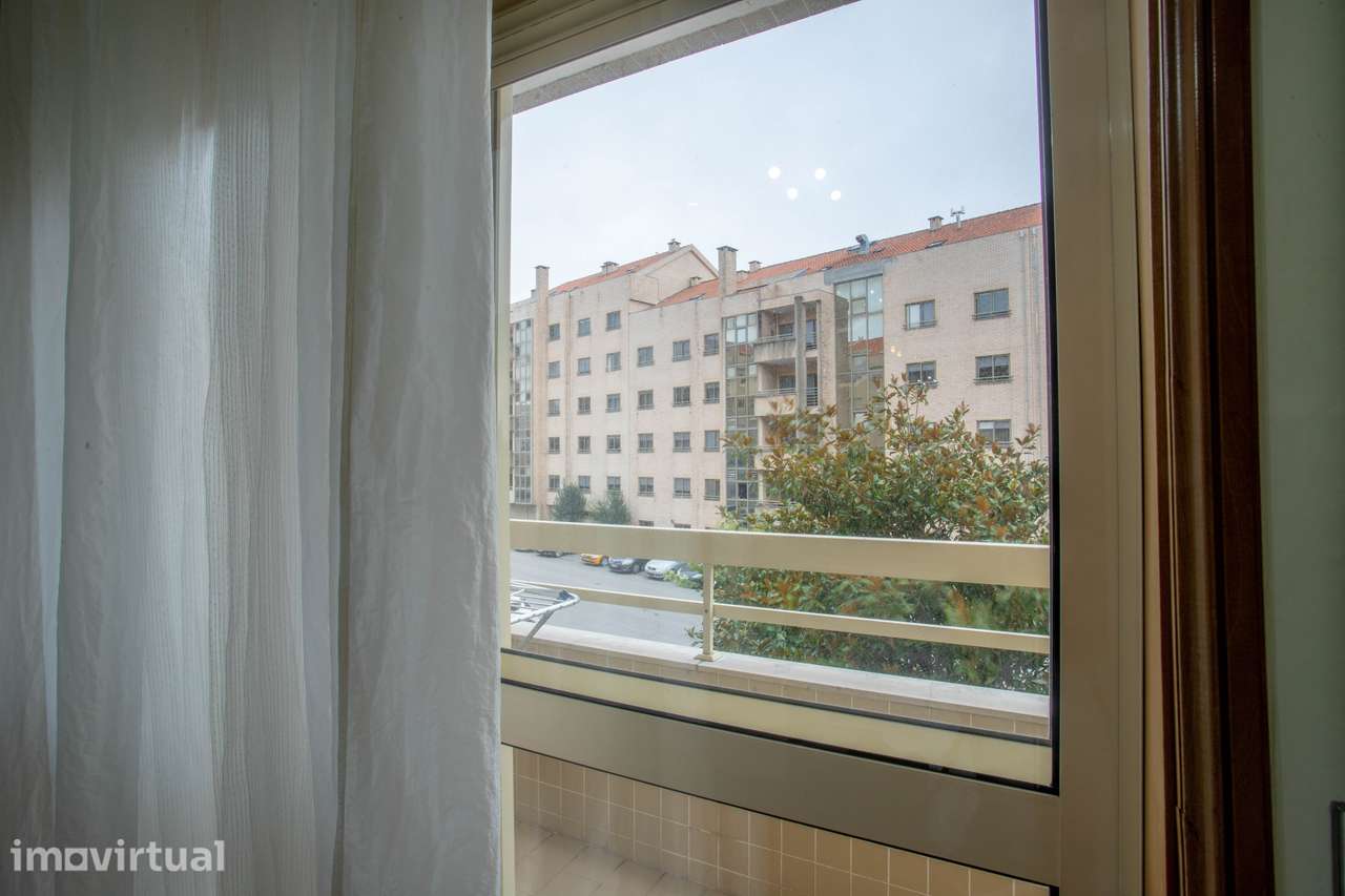 O Apartamento T1+1 Coimbrões, com garagem Box - Grande imagem: 5/29