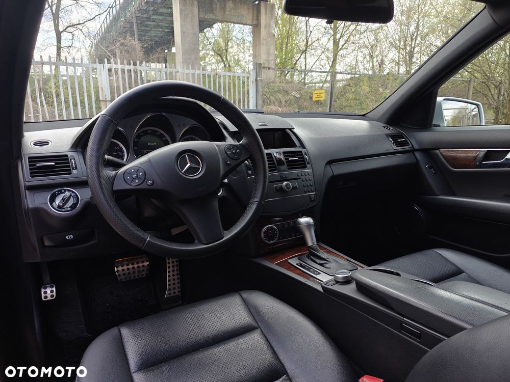 Mercedes-Benz Klasa C 300 Avantgarde 4-Matic - 15