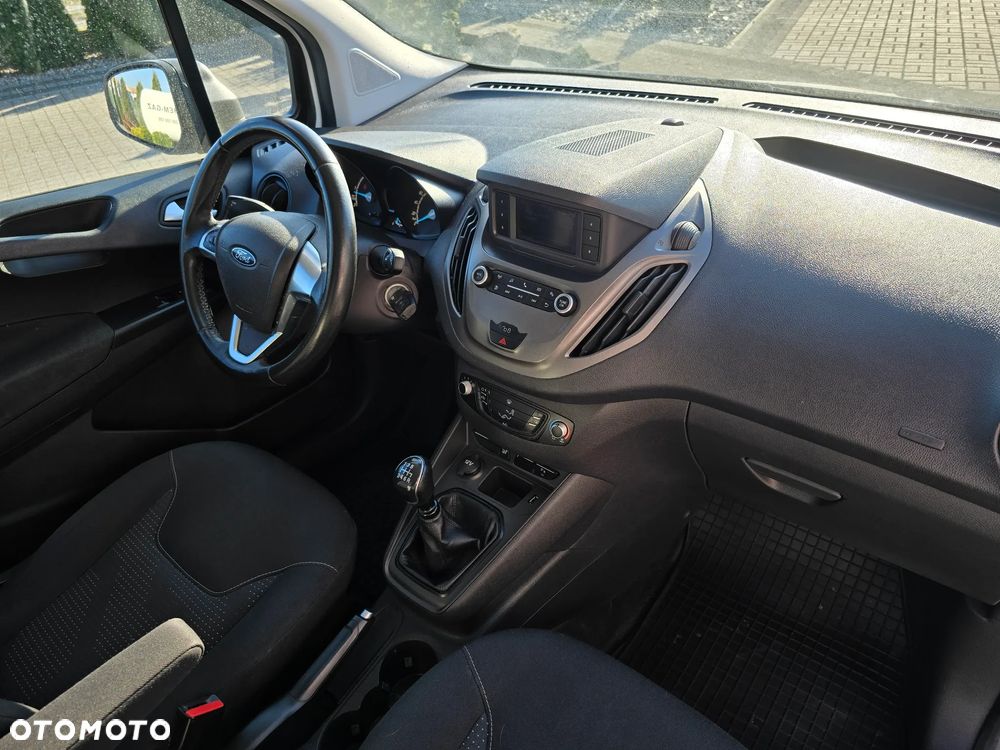 Ford Transit Courier - 20