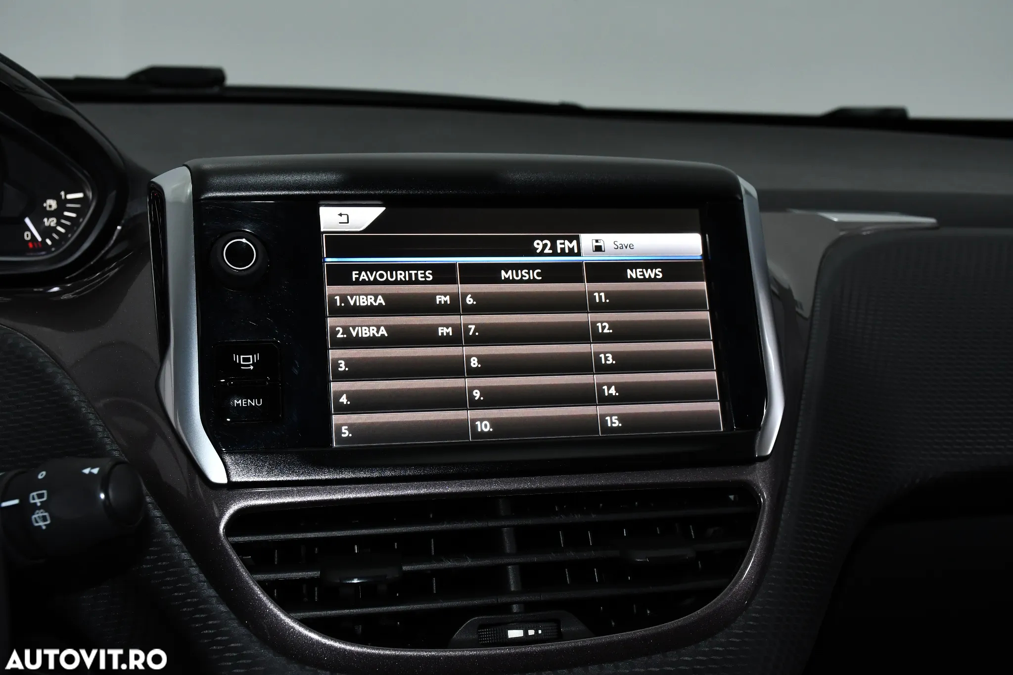 Peugeot 2008 1.2 e-VTi STT ETG Allure - 25