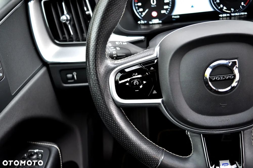 Volvo XC 60 D4 R-Design - 27