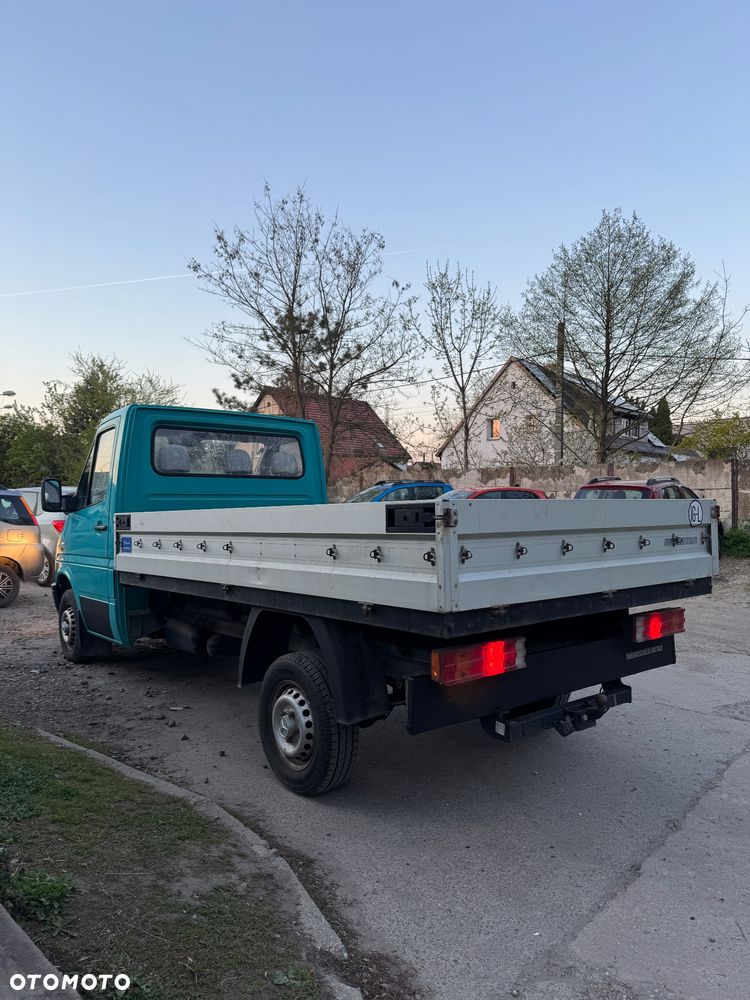 Mercedes-Benz Sprinter - 11