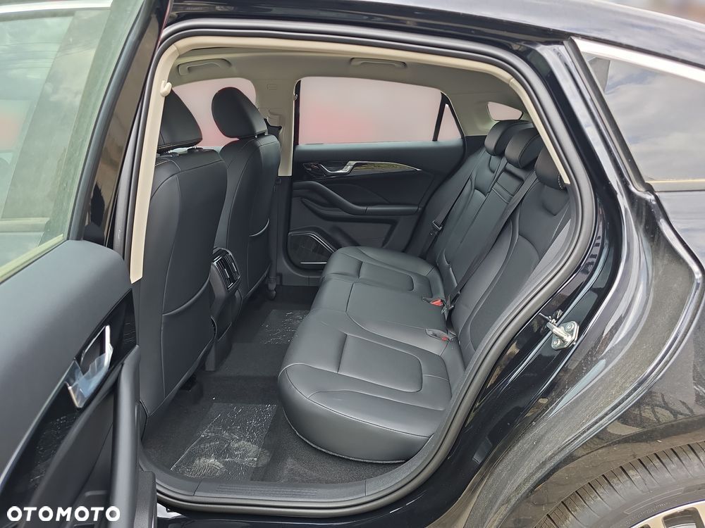 Bestune B70 2.0T Elegance - 13