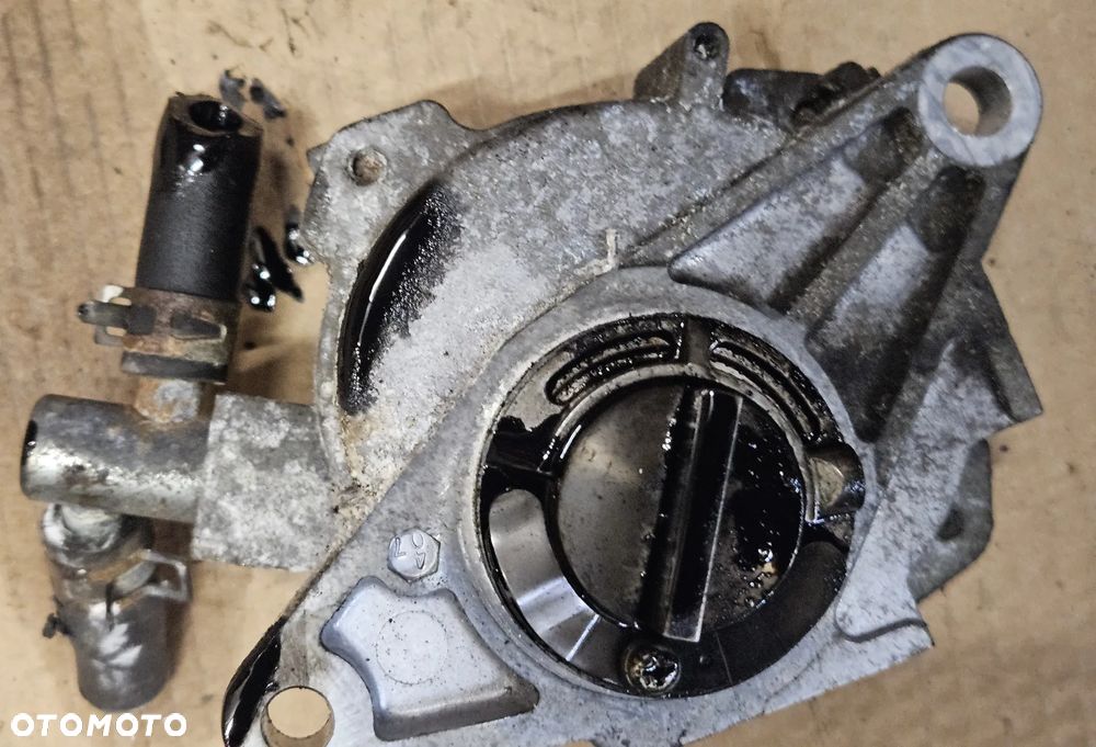 Mitsubishi  Outlander 2.2 DiD Di-D 2.2D vacu vacum pompa podciśnieniowa - 3