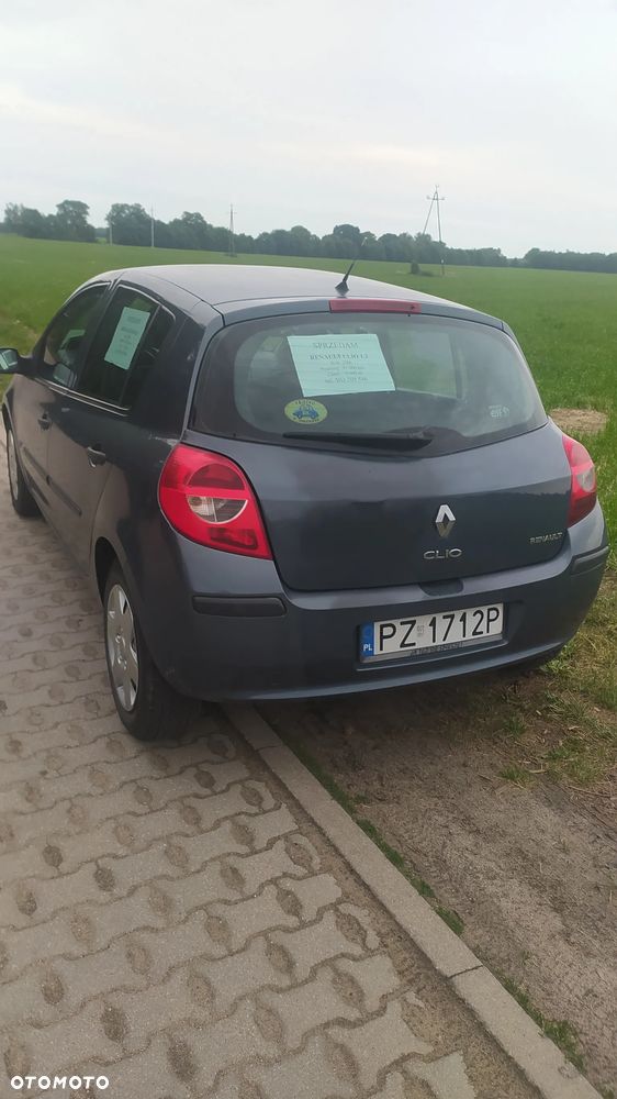 Renault Clio 1.2 16V Wind - 8