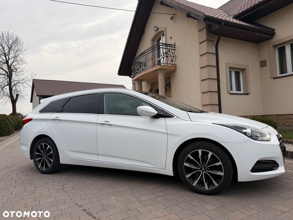 Hyundai i40 Kombi 1.7 CRDi DCT Premium - 17