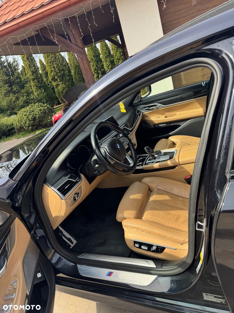 BMW Seria 7 750Li - 16