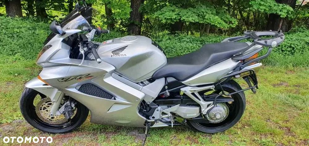Honda VFR - 8