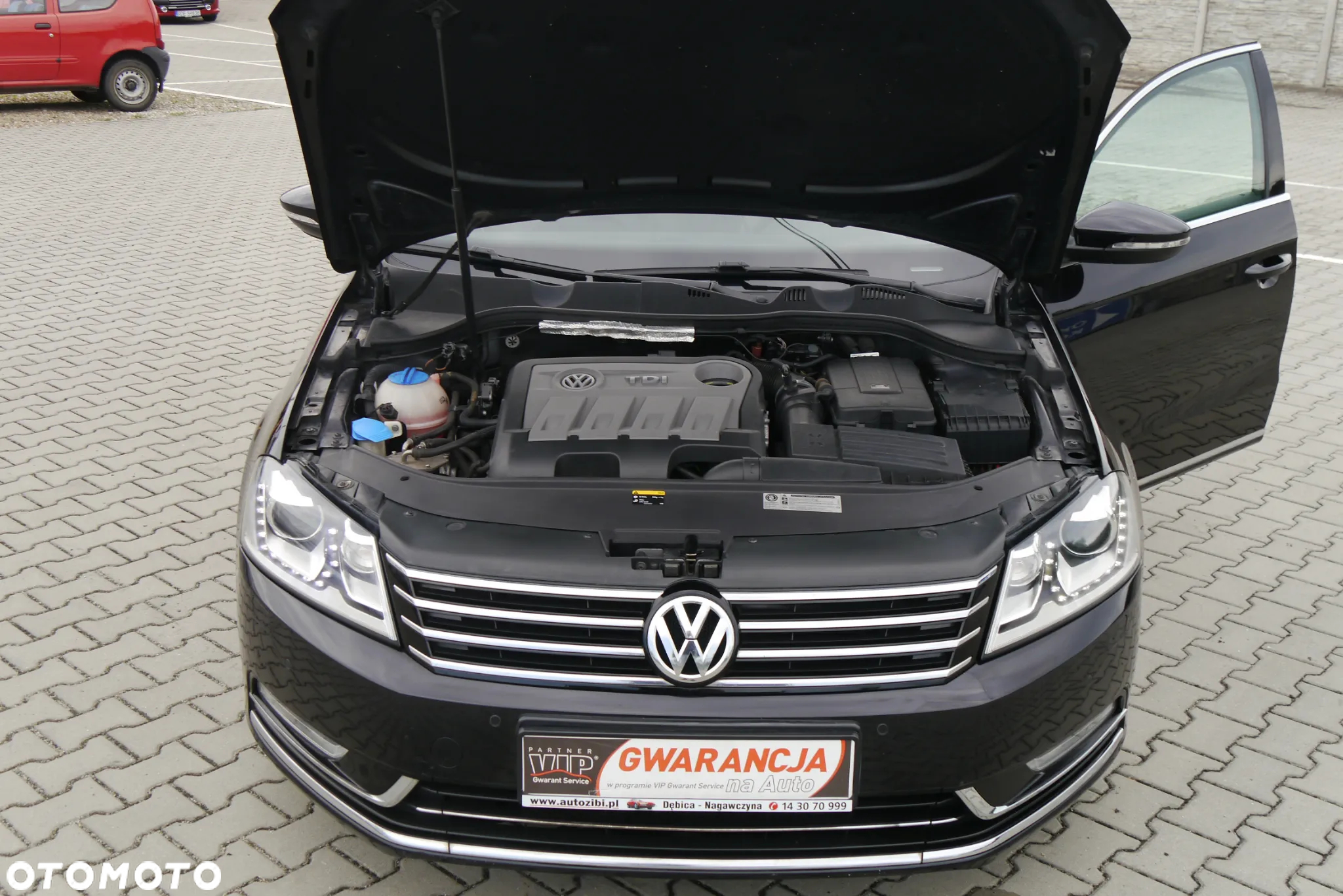 Volkswagen Passat 2.0 TDI Highline R-Style - 27