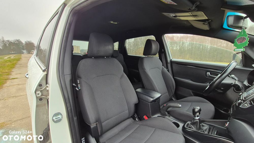 Kia Carens 1.7 CRDi 115 Dream Team Edition - 19