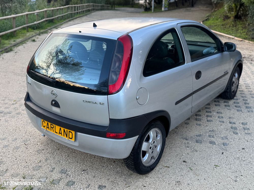 Opel Corsa 1.2 16V Confort - 4