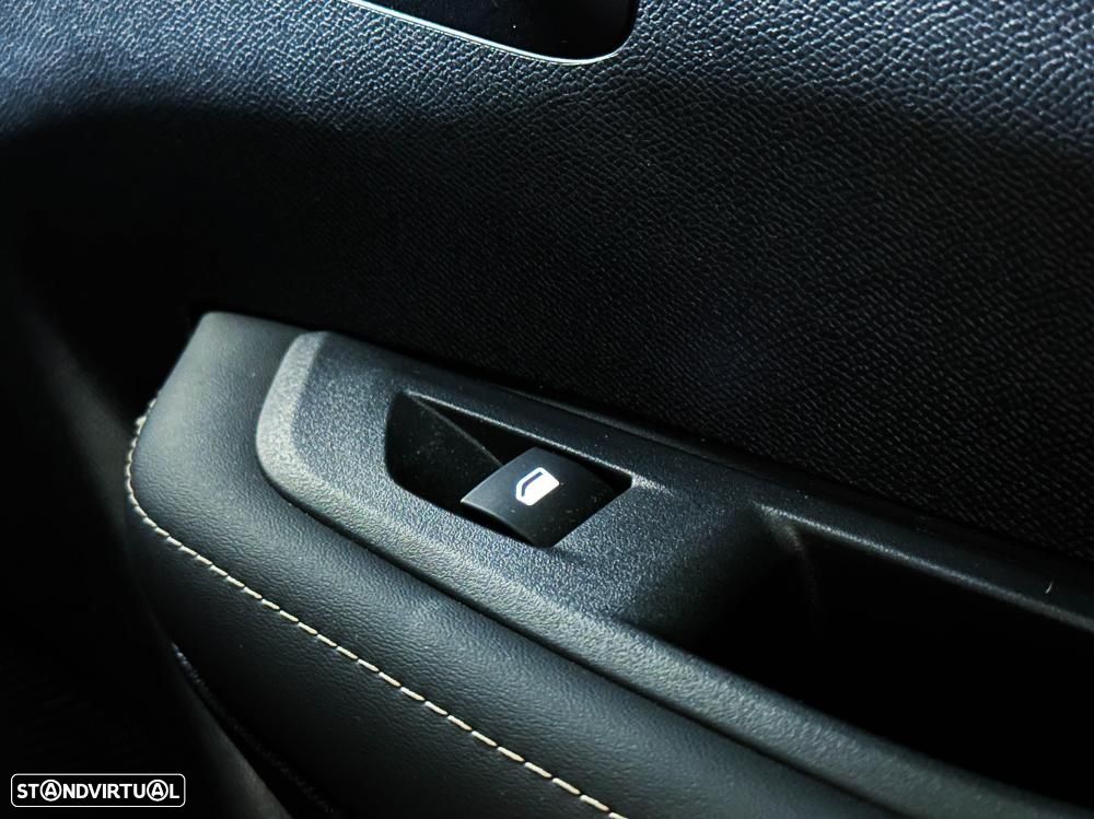 Peugeot 208 1.2 Hybrid Allure e-DCS6 - 26