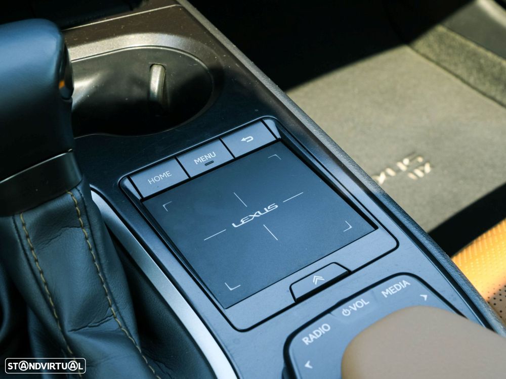 Lexus UX 250h Premium - 35