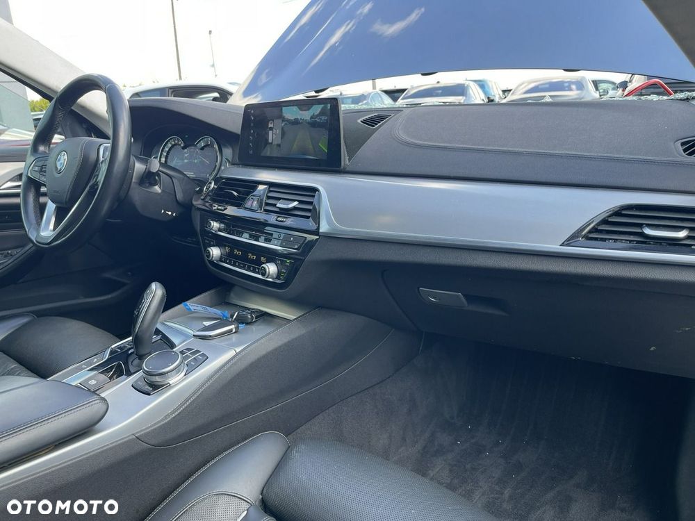 BMW Seria 5 540i xDrive GPF Luxury Line - 12