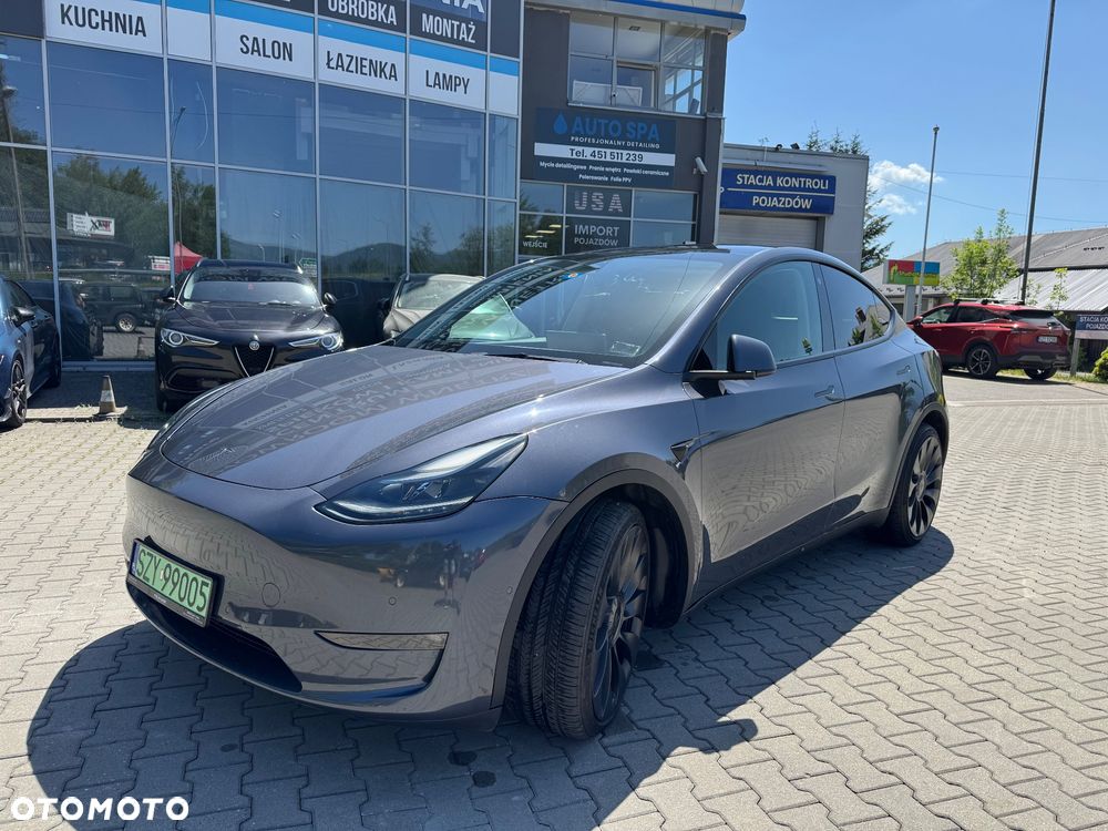 Tesla Model Y Performance Dual Motor AWD - 3