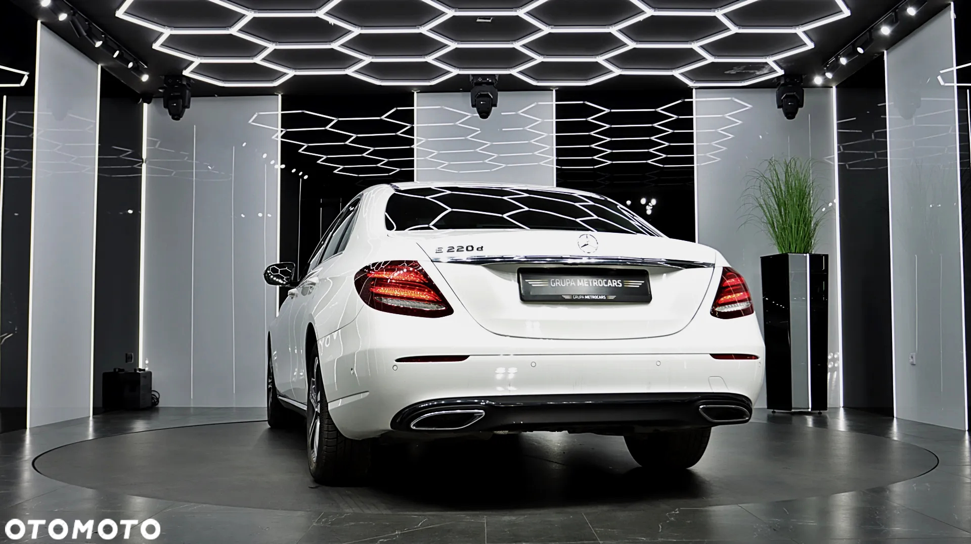 Mercedes-Benz Klasa E 220 d 9G-TRONIC - 6