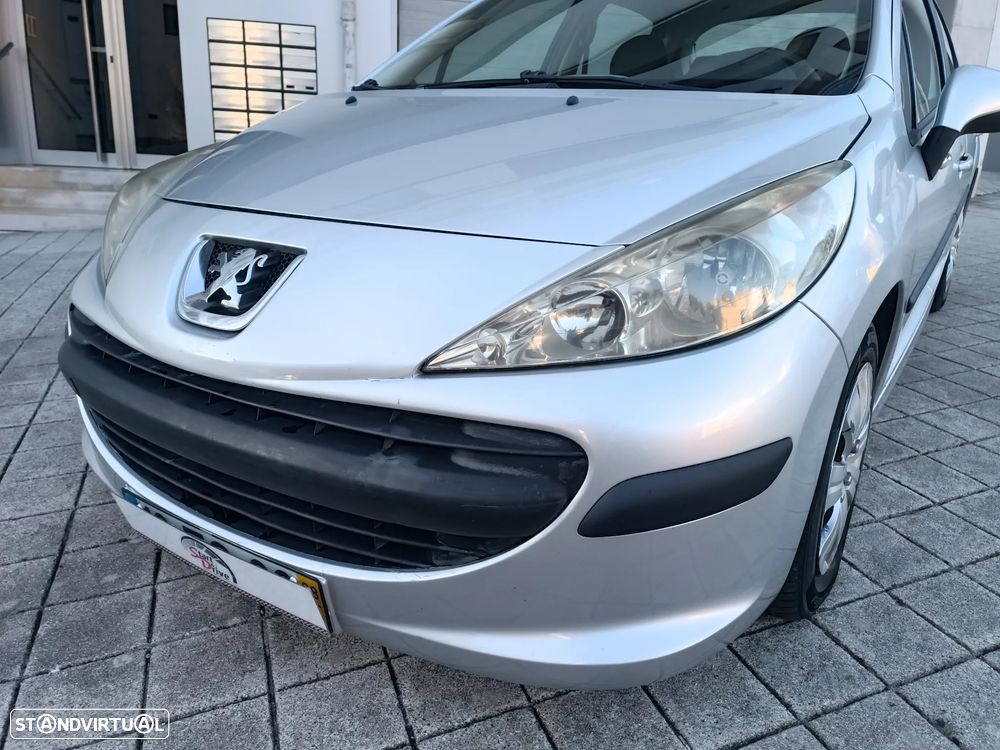 Peugeot 207 2008 photo 4